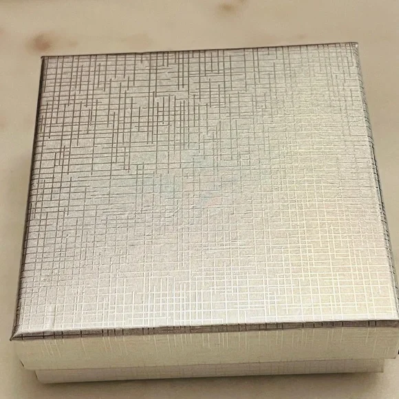 Moissanite 925 Sterling Silver Huggie Earrings 0.53 CTW VVSD (NWT) - Picture 8 of 10